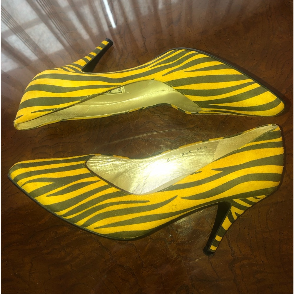 GIANNI VERSACE VINTAGE c1980s TIGER PRINT SUEDE HEELS SZ 36.5 (updated)